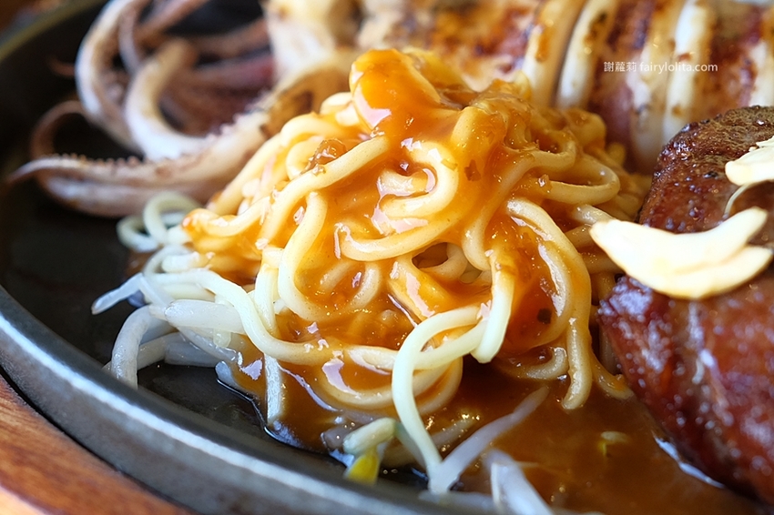 牛室炙燒牛排。地表史上最狂吃到飽,只要299元,牛排+披蕯、buffert 通通無限呷免驚! @蹦啾♥謝蘿莉 La vie heureuse