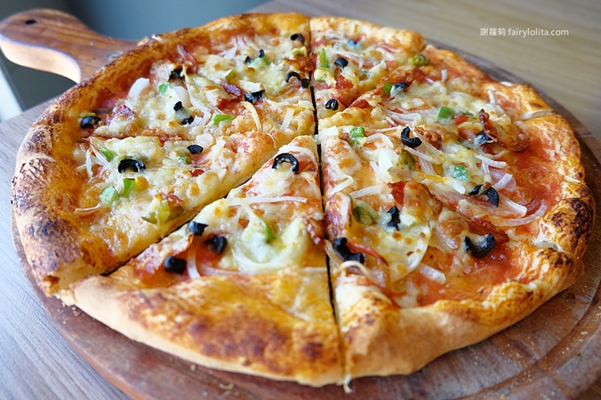 牛室炙燒牛排。地表史上最狂吃到飽,只要299元,牛排+披蕯、buffert 通通無限呷免驚! @蹦啾♥謝蘿莉 La vie heureuse