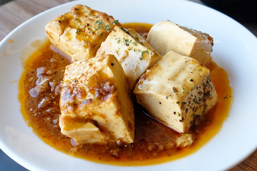 牛室炙燒牛排。地表史上最狂吃到飽,只要299元,牛排+披蕯、buffert 通通無限呷免驚! @蹦啾♥謝蘿莉 La vie heureuse