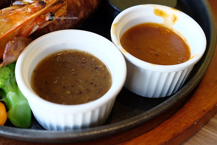 牛室炙燒牛排。地表史上最狂吃到飽,只要299元,牛排+披蕯、buffert 通通無限呷免驚! @蹦啾♥謝蘿莉 La vie heureuse