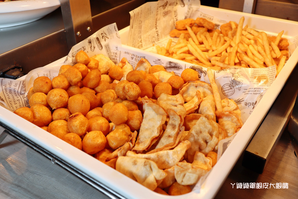 新竹火車站美食|超萌的熊熊奶茶跟珍珠披薩在牛室炙燒牛排!平日299元享自助吧吃到飽