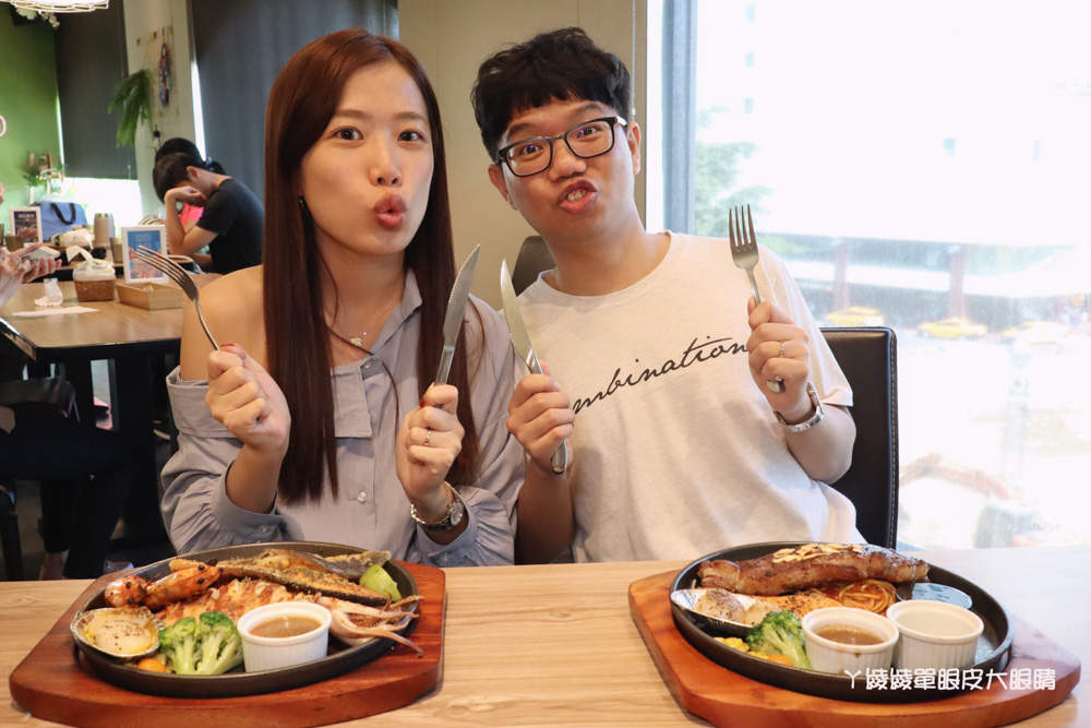 新竹火車站美食|超萌的熊熊奶茶跟珍珠披薩在牛室炙燒牛排!平日299元享自助吧吃到飽