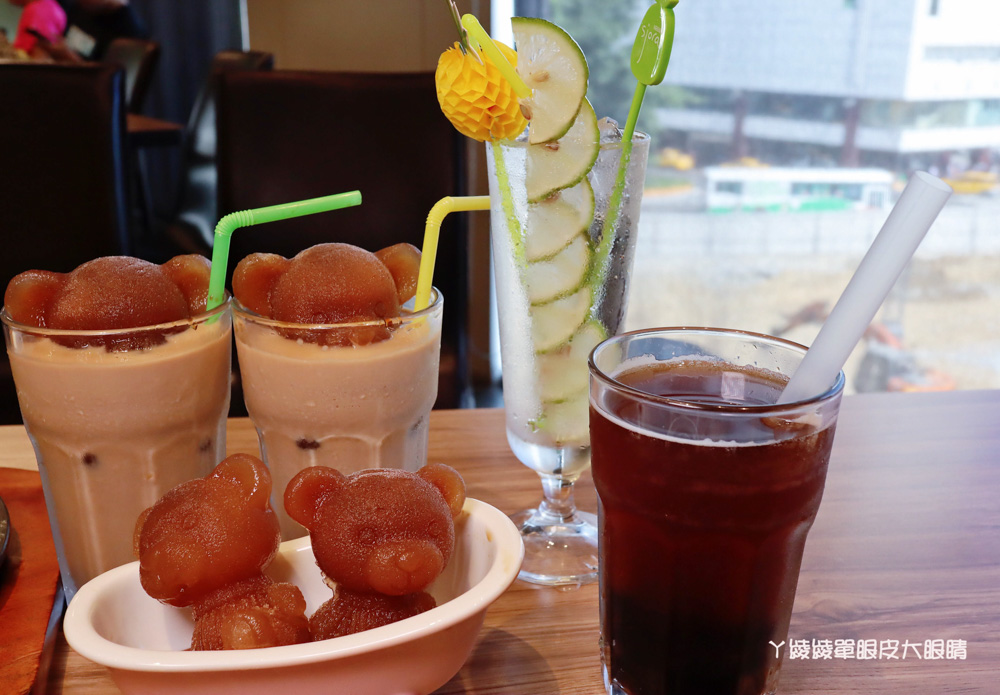 新竹火車站美食|超萌的熊熊奶茶跟珍珠披薩在牛室炙燒牛排!平日299元享自助吧吃到飽