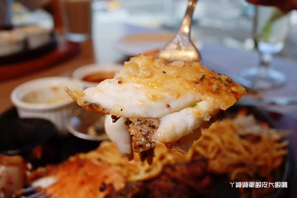 新竹火車站美食|超萌的熊熊奶茶跟珍珠披薩在牛室炙燒牛排!平日299元享自助吧吃到飽