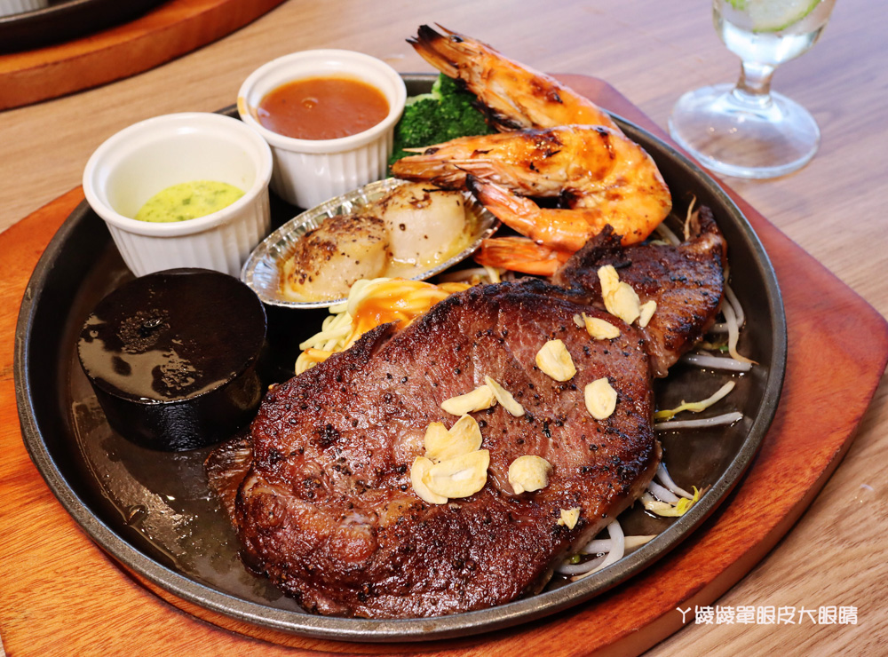 新竹火車站美食|超萌的熊熊奶茶跟珍珠披薩在牛室炙燒牛排!平日299元享自助吧吃到飽