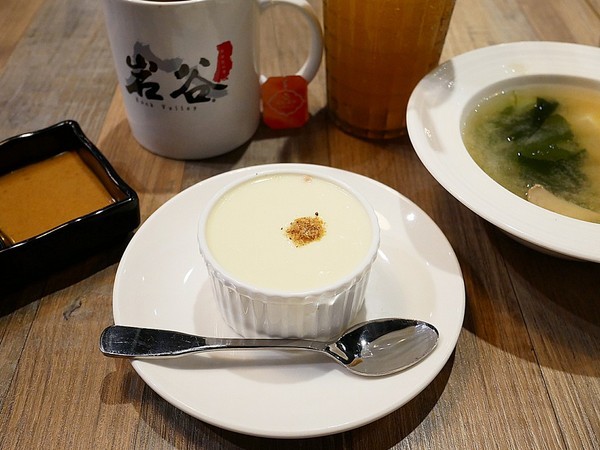 岩谷新鐵板料理Rock Valley(台中秀泰店)：岩谷新鐵板料理Rock Valley-台中秀泰百貨鐵板燒  雙人套餐超值享用  每天還有超值經濟餐替小資族省點錢