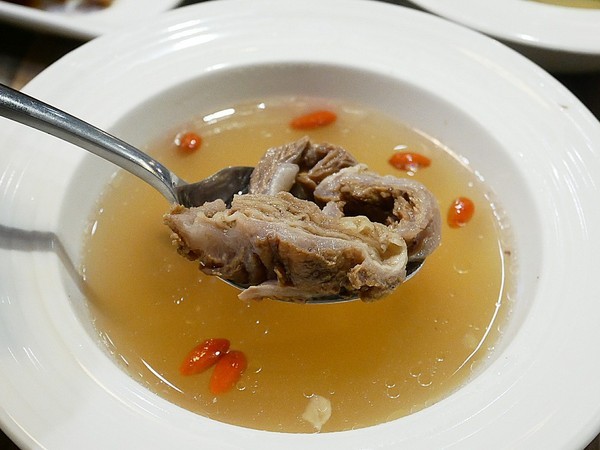 岩谷新鐵板料理Rock Valley(台中秀泰店)：岩谷新鐵板料理Rock Valley-台中秀泰百貨鐵板燒  雙人套餐超值享用  每天還有超值經濟餐替小資族省點錢