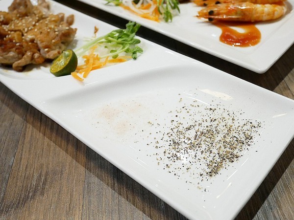 岩谷新鐵板料理Rock Valley(台中秀泰店)：岩谷新鐵板料理Rock Valley-台中秀泰百貨鐵板燒  雙人套餐超值享用  每天還有超值經濟餐替小資族省點錢