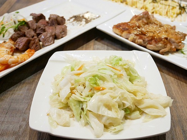 岩谷新鐵板料理Rock Valley(台中秀泰店)：岩谷新鐵板料理Rock Valley-台中秀泰百貨鐵板燒  雙人套餐超值享用  每天還有超值經濟餐替小資族省點錢