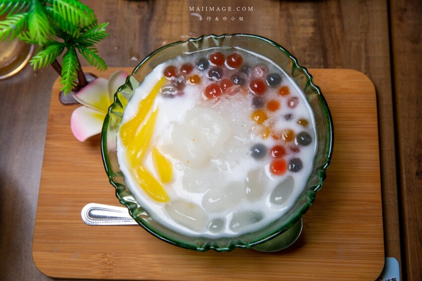 台北美食｜椰兄海派泰式創意料理Coco Brother慶城店～網路評價相當高人氣的泰式料理店，雙人套餐超實惠。活