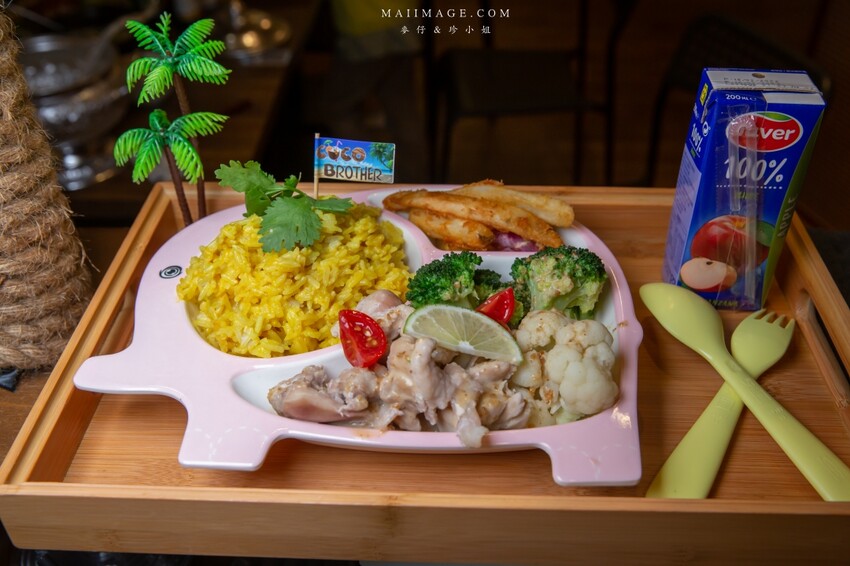 台北美食｜椰兄海派泰式創意料理Coco Brother慶城店～網路評價相當高人氣的泰式料理店，雙人套餐超實惠。活