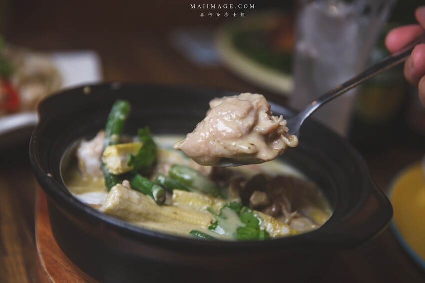 台北美食｜椰兄海派泰式創意料理Coco Brother慶城店～網路評價相當高人氣的泰式料理店，雙人套餐超實惠。活