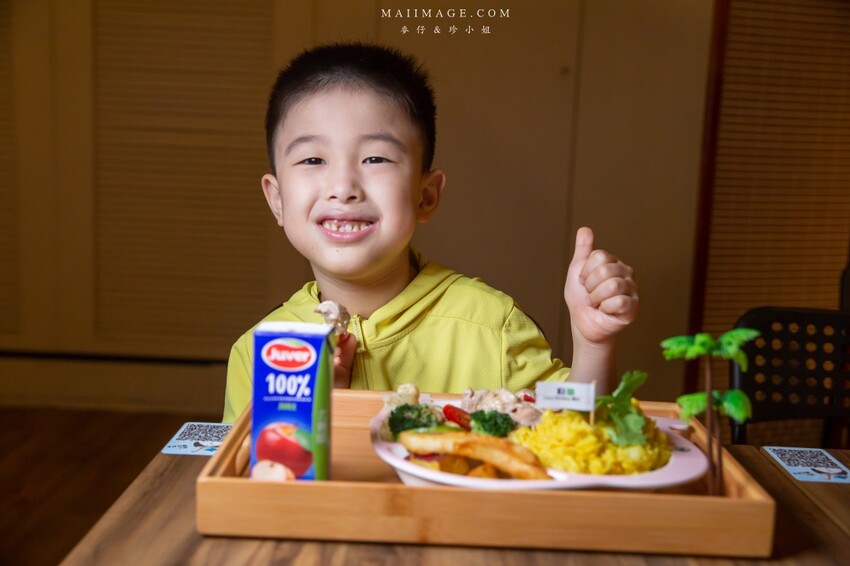 台北美食｜椰兄海派泰式創意料理Coco Brother慶城店～網路評價相當高人氣的泰式料理店，雙人套餐超實惠。活