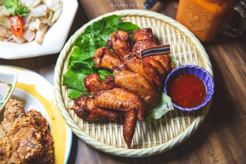 台北美食｜椰兄海派泰式創意料理Coco Brother慶城店～網路評價相當高人氣的泰式料理店，雙人套餐超實惠。活