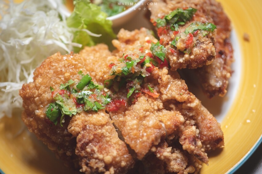 台北美食｜椰兄海派泰式創意料理Coco Brother慶城店～網路評價相當高人氣的泰式料理店，雙人套餐超實惠。活