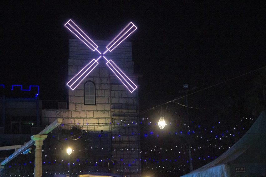 【台北活動】2018臺北親水節暨公館聖誕季~玫瑰花海、閃亮燈樹、巴洛克建築,夢幻浪漫打卡景點