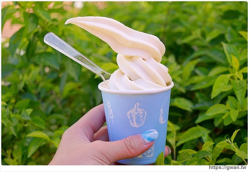 訂單滿到做不出來！老闆說～賣擱卡啊，來吃新推出的榴槤、鹹蛋霜淇淋！