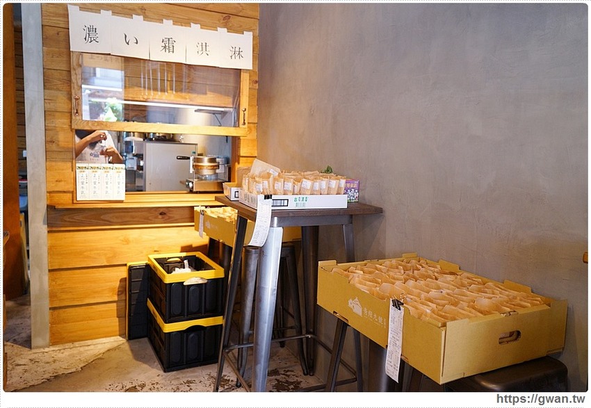 訂單滿到做不出來！老闆說～賣擱卡啊，來吃新推出的榴槤、鹹蛋霜淇淋！