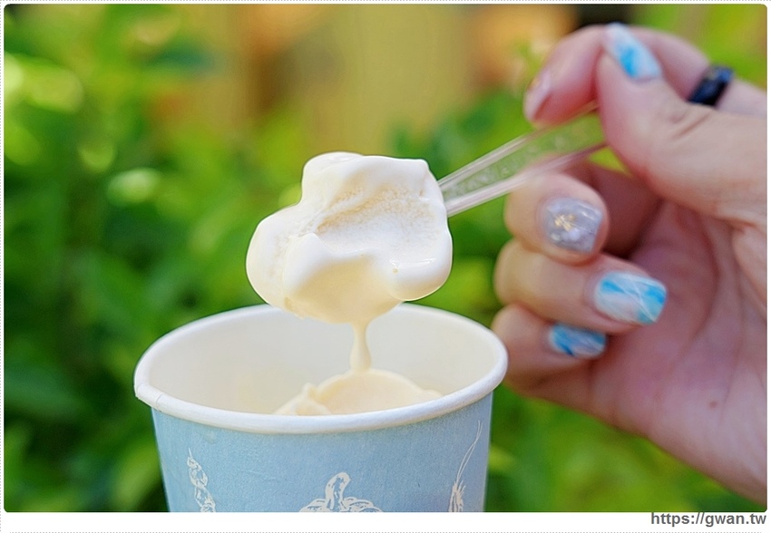 訂單滿到做不出來！老闆說～賣擱卡啊，來吃新推出的榴槤、鹹蛋霜淇淋！