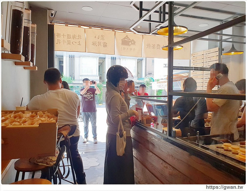 訂單滿到做不出來！老闆說～賣擱卡啊，來吃新推出的榴槤、鹹蛋霜淇淋！