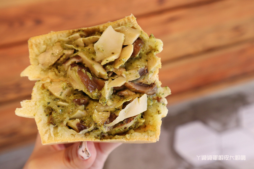 豬年快樂！竹北青畑九號豆製所，新年推出超文青療癒的爆餡紅豆餅！口味獨特