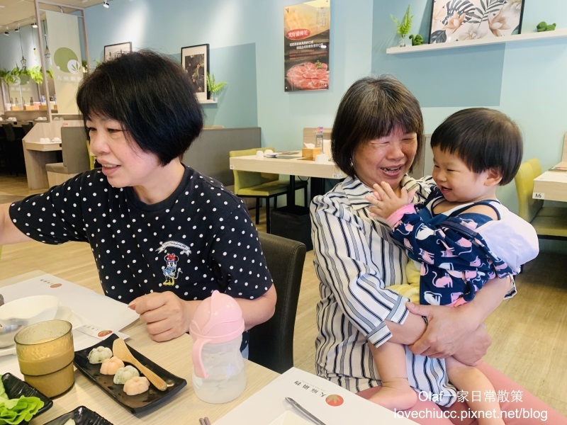 【桃園美食】大麻鍋物藝文店 吃鍋還可以解惑？桃園解惑火鍋店 全台首創魚漿 食材新鮮 裝潢美美 桃園藝文特區特色火鍋 壽星肉品半價（附停車資訊及詳細菜單價目表）