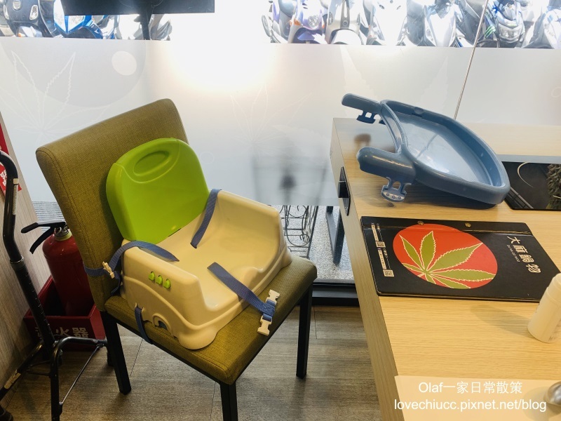 【桃園美食】大麻鍋物藝文店 吃鍋還可以解惑？桃園解惑火鍋店 全台首創魚漿 食材新鮮 裝潢美美 桃園藝文特區特色火鍋 壽星肉品半價（附停車資訊及詳細菜單價目表）