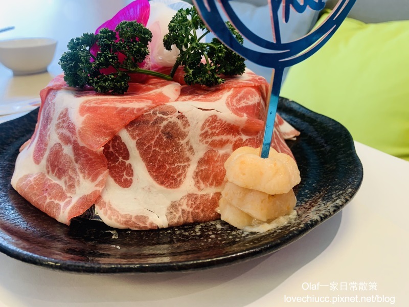 【桃園美食】大麻鍋物藝文店 吃鍋還可以解惑？桃園解惑火鍋店 全台首創魚漿 食材新鮮 裝潢美美 桃園藝文特區特色火鍋 壽星肉品半價（附停車資訊及詳細菜單價目表）