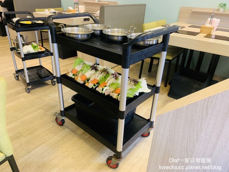 【桃園美食】大麻鍋物藝文店 吃鍋還可以解惑？桃園解惑火鍋店 全台首創魚漿 食材新鮮 裝潢美美 桃園藝文特區特色火鍋 壽星肉品半價（附停車資訊及詳細菜單價目表）