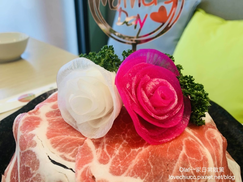 【桃園美食】大麻鍋物藝文店 吃鍋還可以解惑？桃園解惑火鍋店 全台首創魚漿 食材新鮮 裝潢美美 桃園藝文特區特色火鍋 壽星肉品半價（附停車資訊及詳細菜單價目表）