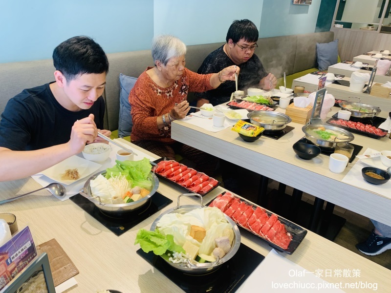 【桃園美食】大麻鍋物藝文店 吃鍋還可以解惑？桃園解惑火鍋店 全台首創魚漿 食材新鮮 裝潢美美 桃園藝文特區特色火鍋 壽星肉品半價（附停車資訊及詳細菜單價目表）