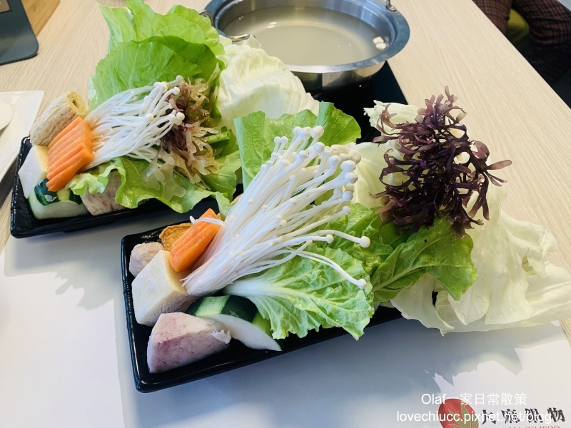 【桃園美食】大麻鍋物藝文店 吃鍋還可以解惑？桃園解惑火鍋店 全台首創魚漿 食材新鮮 裝潢美美 桃園藝文特區特色火鍋 壽星肉品半價（附停車資訊及詳細菜單價目表）