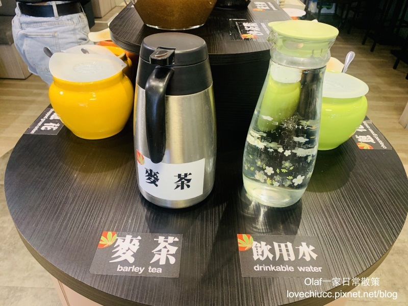 【桃園美食】大麻鍋物藝文店 吃鍋還可以解惑？桃園解惑火鍋店 全台首創魚漿 食材新鮮 裝潢美美 桃園藝文特區特色火鍋 壽星肉品半價（附停車資訊及詳細菜單價目表）
