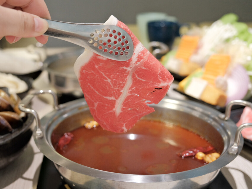 【桃園美食】Da Ma hot pot-解惑火鍋店～平價雙人商業午餐，海鮮肉品一次滿足～桃園藝文特區美食、桃園火鍋推薦