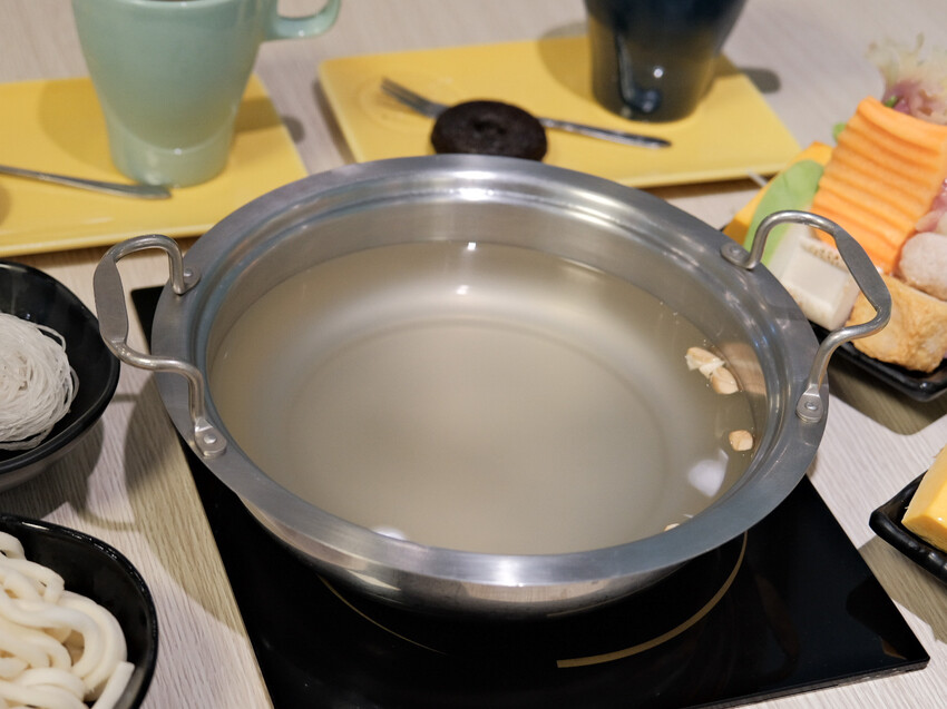 【桃園美食】Da Ma hot pot-解惑火鍋店～平價雙人商業午餐，海鮮肉品一次滿足～桃園藝文特區美食、桃園火鍋推薦