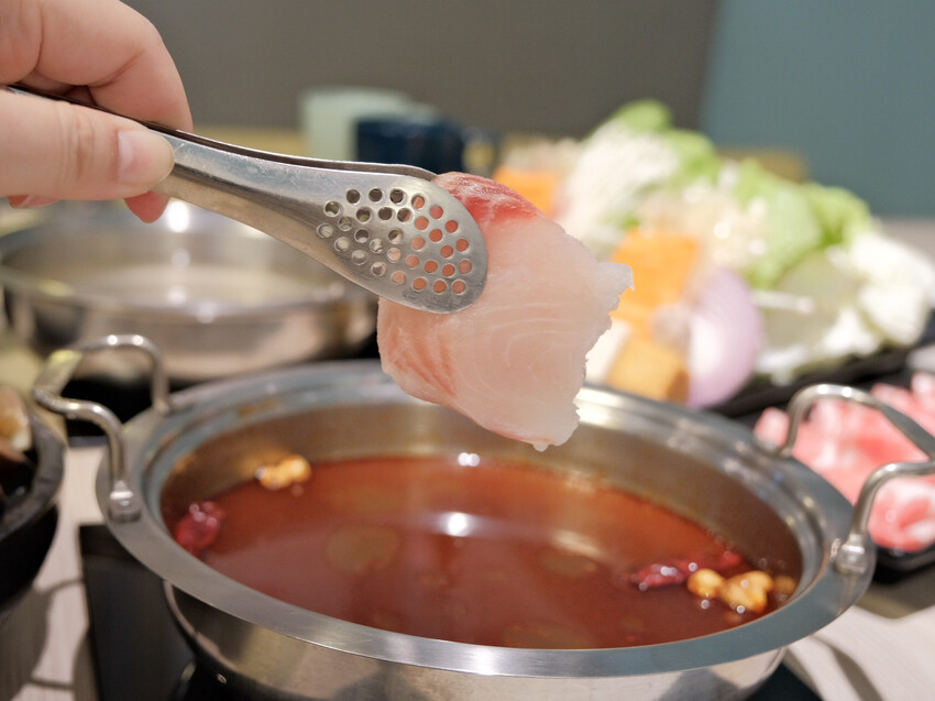 【桃園美食】Da Ma hot pot-解惑火鍋店～平價雙人商業午餐，海鮮肉品一次滿足～桃園藝文特區美食、桃園火鍋推薦