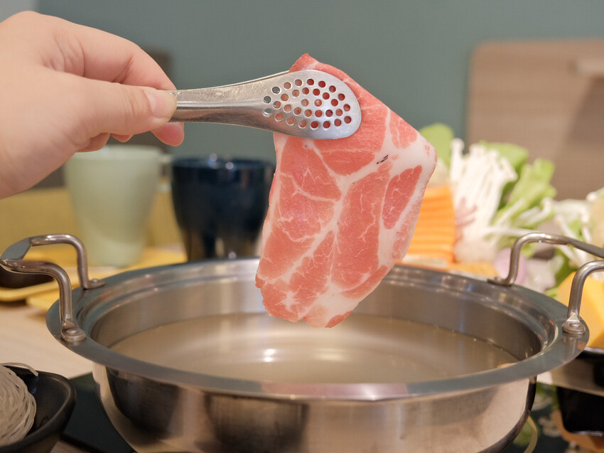 【桃園美食】Da Ma hot pot-解惑火鍋店～平價雙人商業午餐，海鮮肉品一次滿足～桃園藝文特區美食、桃園火鍋推薦