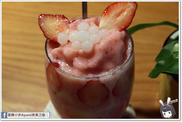 貓言貓語雪花冰下午茶：[食記]►台南北區◄貓言貓語雪花冰下午茶/點草莓雙人套餐還送草莓泡芙/本月打卡就送貓咪蛋糕/超人氣店貓陪你玩