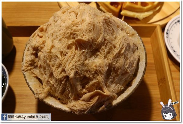 貓言貓語雪花冰下午茶：[食記]►台南北區◄貓言貓語雪花冰下午茶/點草莓雙人套餐還送草莓泡芙/本月打卡就送貓咪蛋糕/超人氣店貓陪你玩