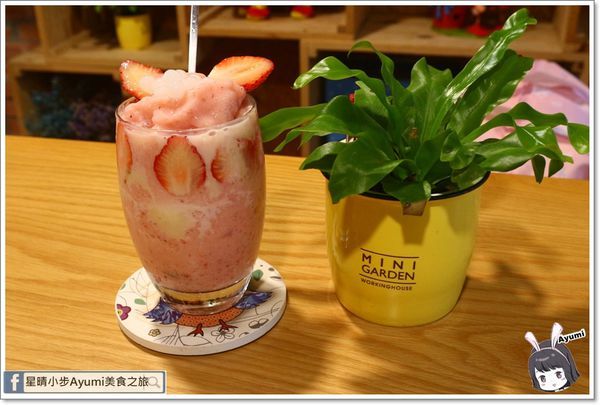 貓言貓語雪花冰下午茶：[食記]►台南北區◄貓言貓語雪花冰下午茶/點草莓雙人套餐還送草莓泡芙/本月打卡就送貓咪蛋糕/超人氣店貓陪你玩