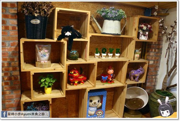 貓言貓語雪花冰下午茶：[食記]►台南北區◄貓言貓語雪花冰下午茶/點草莓雙人套餐還送草莓泡芙/本月打卡就送貓咪蛋糕/超人氣店貓陪你玩