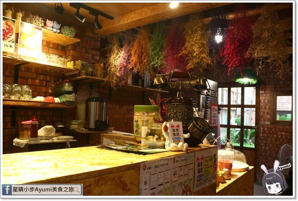 貓言貓語雪花冰下午茶：[食記]►台南北區◄貓言貓語雪花冰下午茶/點草莓雙人套餐還送草莓泡芙/本月打卡就送貓咪蛋糕/超人氣店貓陪你玩