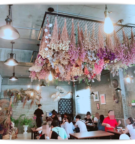 「Candit康荻新食」好韓系的手搖飲料店,迷你球池好可愛 ♡