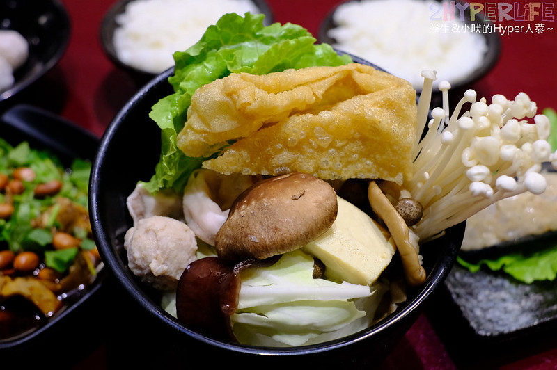 勤美誠品美食,台中好吃,台中火鍋,台中美食,台中酸菜白肉鍋,台中麻辣鍋,小瀋陽 向上店,小瀋陽小火鍋,小瀋陽碳火小火鍋,景泰藍鍋,草悟道美食 @強生與小吠的Hyper人蔘~
