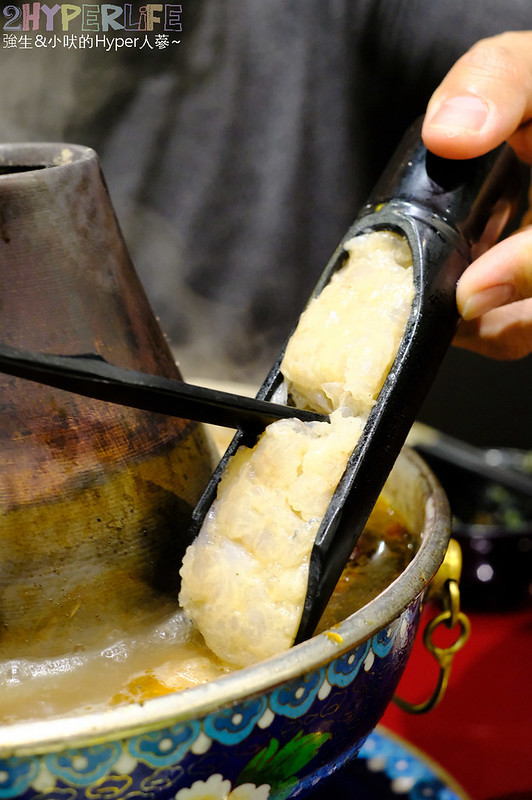 勤美誠品美食,台中好吃,台中火鍋,台中美食,台中酸菜白肉鍋,台中麻辣鍋,小瀋陽 向上店,小瀋陽小火鍋,小瀋陽碳火小火鍋,景泰藍鍋,草悟道美食 @強生與小吠的Hyper人蔘~