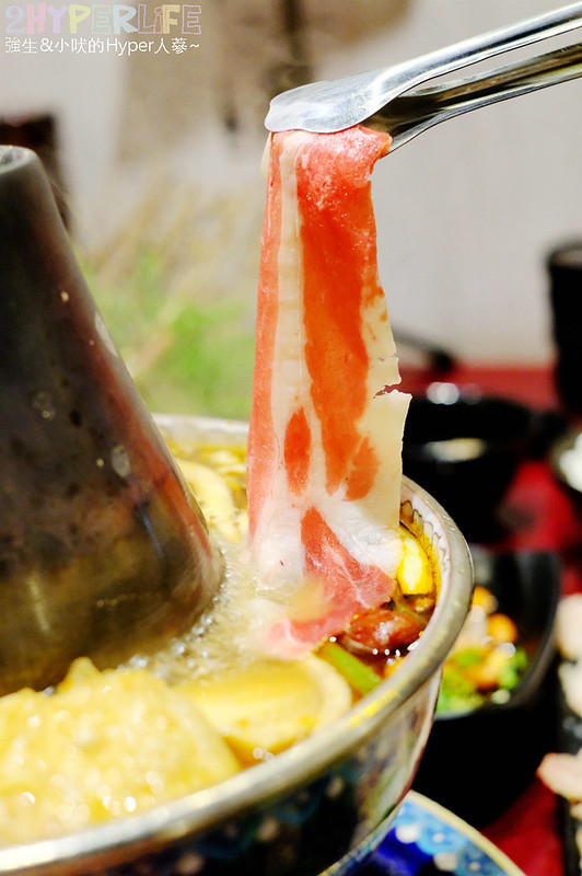 勤美誠品美食,台中好吃,台中火鍋,台中美食,台中酸菜白肉鍋,台中麻辣鍋,小瀋陽 向上店,小瀋陽小火鍋,小瀋陽碳火小火鍋,景泰藍鍋,草悟道美食 @強生與小吠的Hyper人蔘~