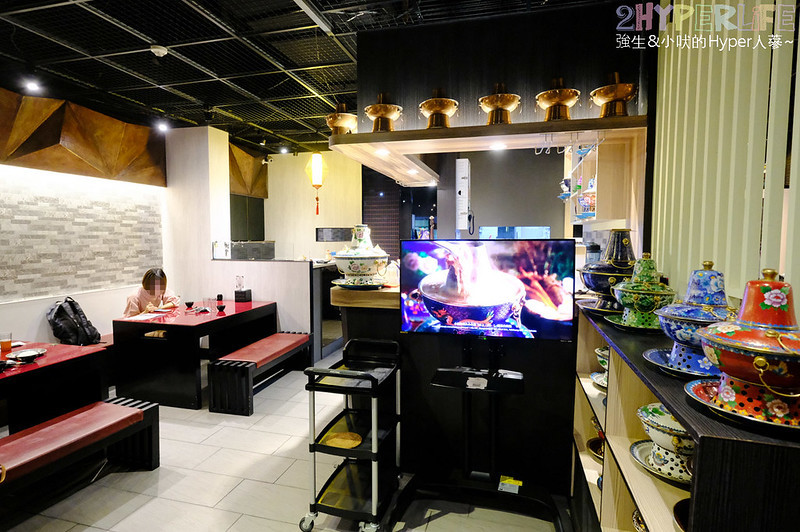 勤美誠品美食,台中好吃,台中火鍋,台中美食,台中酸菜白肉鍋,台中麻辣鍋,小瀋陽 向上店,小瀋陽小火鍋,小瀋陽碳火小火鍋,景泰藍鍋,草悟道美食 @強生與小吠的Hyper人蔘~