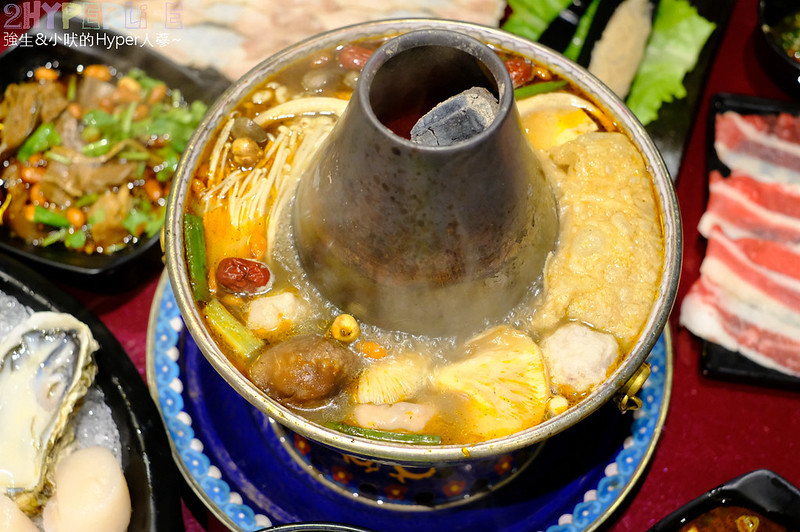 勤美誠品美食,台中好吃,台中火鍋,台中美食,台中酸菜白肉鍋,台中麻辣鍋,小瀋陽 向上店,小瀋陽小火鍋,小瀋陽碳火小火鍋,景泰藍鍋,草悟道美食 @強生與小吠的Hyper人蔘~
