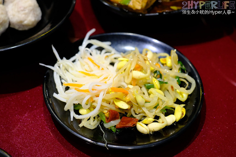 勤美誠品美食,台中好吃,台中火鍋,台中美食,台中酸菜白肉鍋,台中麻辣鍋,小瀋陽 向上店,小瀋陽小火鍋,小瀋陽碳火小火鍋,景泰藍鍋,草悟道美食 @強生與小吠的Hyper人蔘~