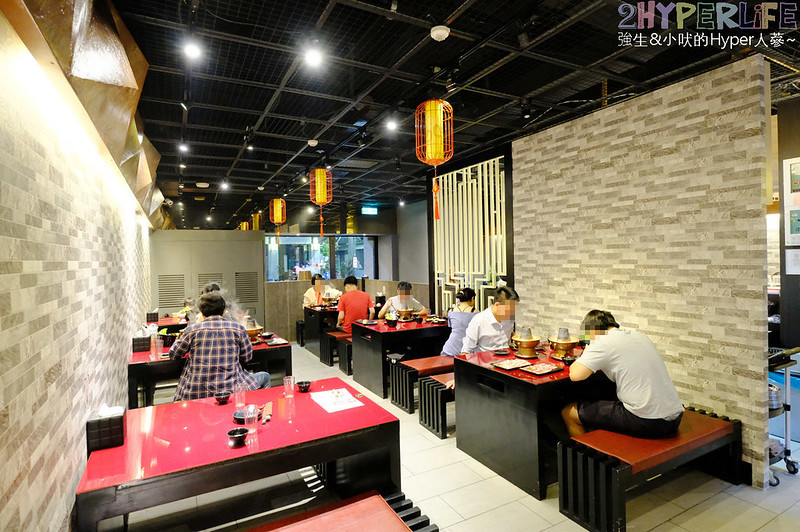 勤美誠品美食,台中好吃,台中火鍋,台中美食,台中酸菜白肉鍋,台中麻辣鍋,小瀋陽 向上店,小瀋陽小火鍋,小瀋陽碳火小火鍋,景泰藍鍋,草悟道美食 @強生與小吠的Hyper人蔘~